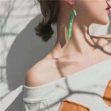 联合国报告称美国有4000万人贫困 美主持人凌乱了